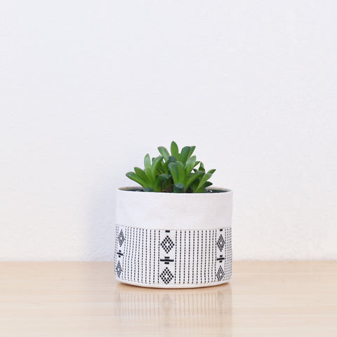 Medium Natural Canvas Sitting Planter | White