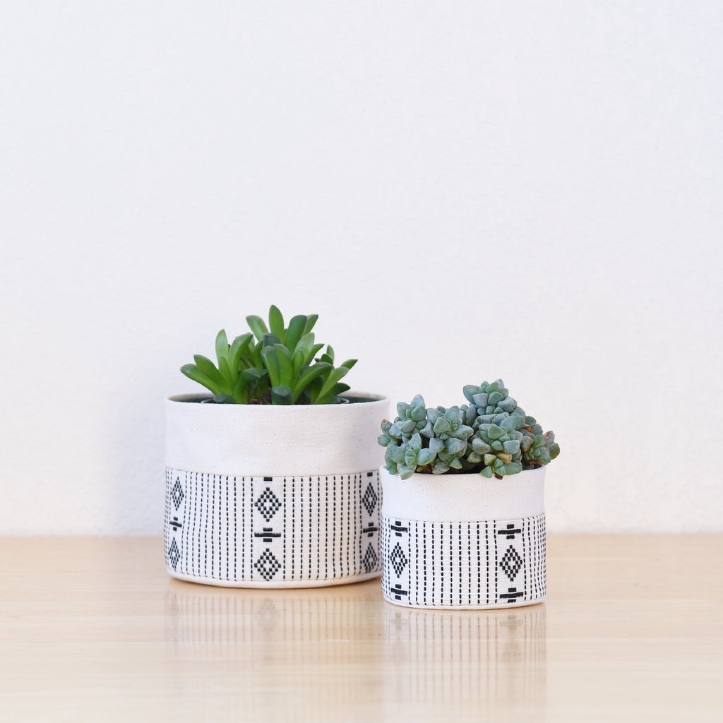 white plant pot with saucer Canvas Fabric Planter Basket with Plastic Pot + Saucer